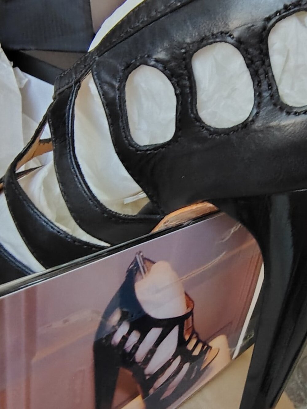 GORGEOUS WOMENS L.A.M.B BLACK STRAPPY HEELS WITH BUCKLES SIZE 8.5 M - Picture 9 of 11